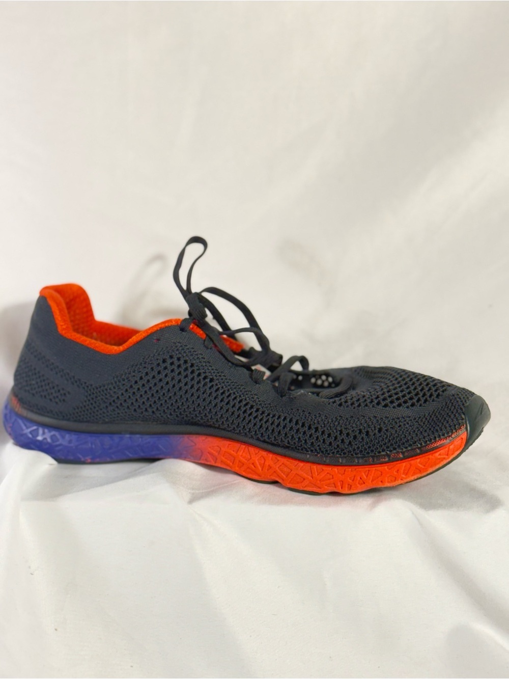 Altra Escalante Black size 11 Running Shoe Red Accent Orange to Purple Gradient - Picture 2 of 13